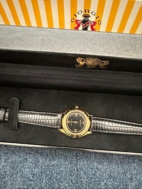 Vintage late 80s to early 90s Giorgio Beverly Hills watch with Box Set